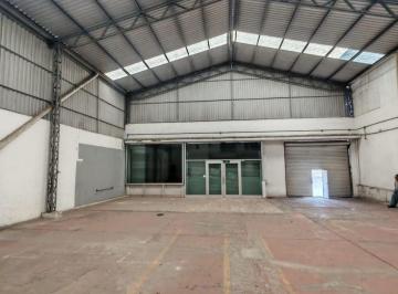 Bodega comercial de 4 habitaciones, Celaya · Bodega - Local en Renta Sobre Boulevard a Poco m de 2 Abril.