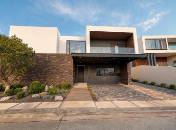 Casa de 3 habitaciones, Morelia · Casa en Venta en Club de Golf Tres Marías, Morelia