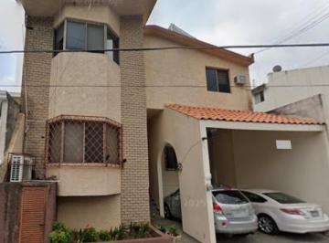 Casa de 4 habitaciones, Monterrey · Casa en Venta en Las Torres, Monterrey, Nuevo Leon