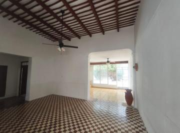 Casa · 234m² · 4 Recámaras · Casa en Venta 4 Recamaras Estilo Colonial Santiago Merida Centro (Avc - 2843)