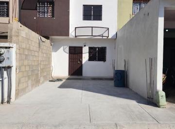 Casa de 3 habitaciones, Tijuana · Casa en Venta en Fraccionamiento Praderas de La Gloria.