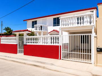 Casa de 4 habitaciones, Playas de Rosarito · Venta de Casa en La Colonia Reforma en Playas de Rosarito en Baja California