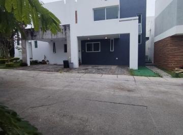 Casa de 3 habitaciones, Tlajomulco de Zúñiga · Casa Renta Bosque Real Renta: $15,500