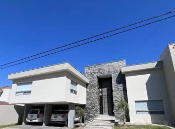 1 · Casa en Venta Zona Contry La Silla Guadalupe