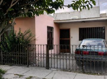 Casa · 140m² · 4 Recámaras · 1 Estacionamiento · Casa en Venta en Colonia Centro, Torreon Coahuila