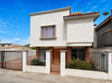 Casa de 4 habitaciones, Playas de Rosarito · Venta de Casa en La Colonia Cervera Kiriakides en Playas de Rosarito en Baja California