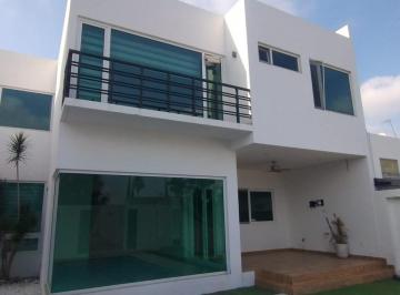 Casa · 406m² · 3 Recámaras · 3 Estacionamientos · Casa en Venta en Lago Ostión en Cumbres del Lago