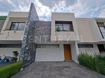 Casa · 130m² · 3 Recámaras · 2 Estacionamientos · Casa en Venta, a Unas Calles de Plaza San Diego