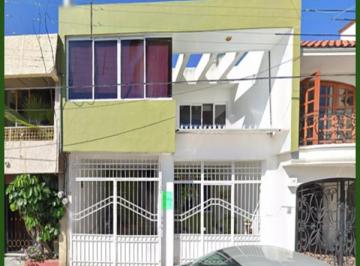 Casa de 4 habitaciones, Tepic · Casa en Venta en Estadios, Tepic, Nayarit