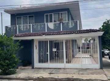 Casa de 4 habitaciones, Guadalajara · Venta de Propiedad en Esquina con 2 Unidades Habitacionales Jardines Alcalde