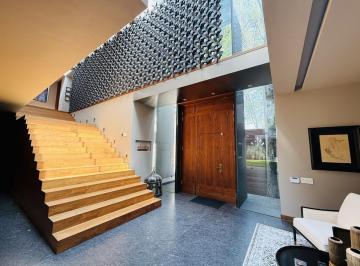 Casa · 1122m² · 5 Recámaras · 6 Estacionamientos · Exclusiva Residencia de Diseño de Antonio Farré en San Jerónimo Lídice
