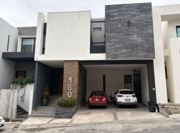 Casa · 389m² · 3 Recámaras · 2 Estacionamientos · Casa en Venta El Barro Santiago
