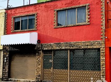 Casa · 400m² · 3 Recámaras · 1 Estacionamiento · Casa en Venta en El Centro de Toluca