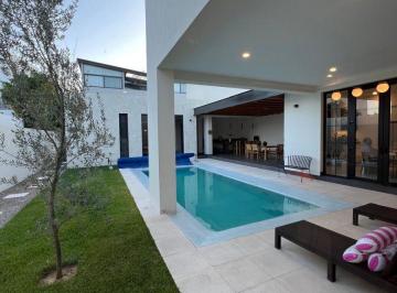 Casa de 4 habitaciones, León · Hermosa Casa en Venta en El Molino Residencial León Guanajuato