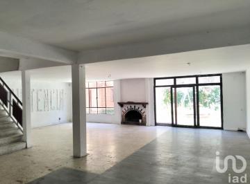 Casa · 400m² · 4 Recámaras · 2 Estacionamientos · Casa en Venta en El Centro de Toluca