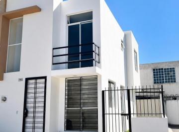 Casa en condominio de 2 habitaciones, Zapopan · Casa en Venta en Parques de Tesistán con Jardín y 2 Cajones de Estacionamiento
