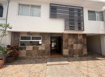 Casa · 250m² · 3 Recámaras · 2 Estacionamientos · Casa en Venta en Volcanes Cuernavaca