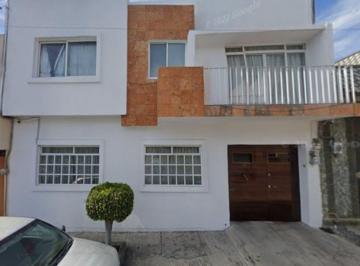 Casa de 3 habitaciones, Puebla · Casa en Venta en Gabriel Pastor 1ra Seccion, Heroica Puebla de Zaragoza, Puebla