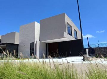 Casa de 4 habitaciones, Querétaro · Casa en Venta, Lomas del Campanario, San Benito