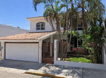 Casa de 5 habitaciones, Puerto Vallarta · Venta de Casa en La Colonia Diaz Ordaz en Puerto Vallarta en Jalisco