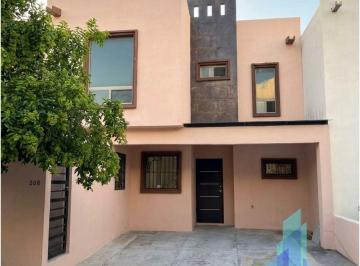 Casa de 4 habitaciones, Arteaga · Amplia y Bonita Casa de 3 Habitaciones en Excelentes Condiciones, en Fracc. Privado con Áreas Verdes