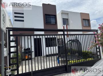 Casa · 100m² · 3 Recámaras · 1 Estacionamiento · Casa en - Renta Amueblada en Apodaca
