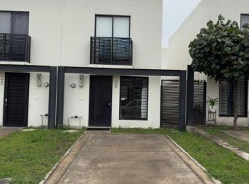 Casa en condominio · 85m² · 2 Recámaras · 2 Estacionamientos · Hermosa Casa en Renta en Adamar!