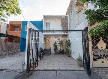 eb9c33da244ce58ff9f83605976571e0650597de8d4548415f85d38a5747d819 · Zalate Casa a Unas Cuadras de Malecón en Venta