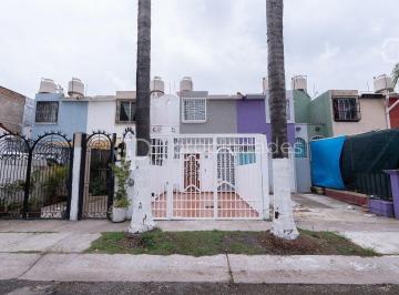 5cc661fa422ad5872f5f8442ec2c502cb520421487d9128384b4c3d8a2814a70 · Parque Real Casa Recién Detallada en Venta