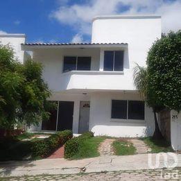 Casa · 140m² · 3 Recámaras · 2 Estacionamientos · Renta de Casa en Lomas del Pedregal, Tuxtla Gutierrez