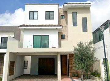 1 · Casa en Venta en Torrealta, Al Norte de Saltillo | 5 Recámaras, Roof Garden, Oficinas y Seguridad