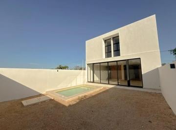 1 · Casa en Venta con Amplios Espacios en Temozon Norte Merida Yucatan