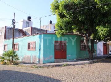 Casa · 462m² · 5 Recámaras · 8 Estacionamientos · Casa en Venta Para Familia Multigeneracional en Lomas de Circuvanlación, Col.