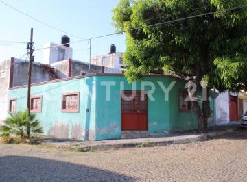 Casa · 462m² · 5 Recámaras · 8 Estacionamientos · Casa en Venta Para Familia Multigeneracional en Lomas de Circuvanlación, Col.