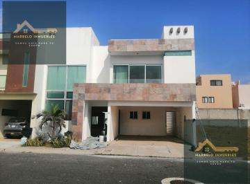 Casa · 210m² · 3 Recámaras · 2 Estacionamientos · Casa en Venta en Frac, Lomas del Mar, Riviera Veracruzana, Alvardo, Veracruz