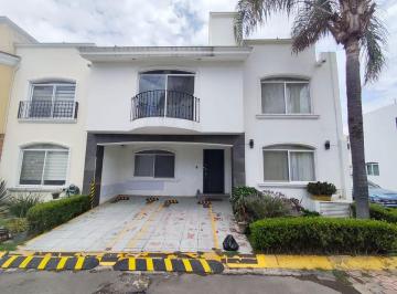 Casa de 3 habitaciones, Zapopan · Se Renta Casa Dentro de Coto a Pocos Minutos de Real Center