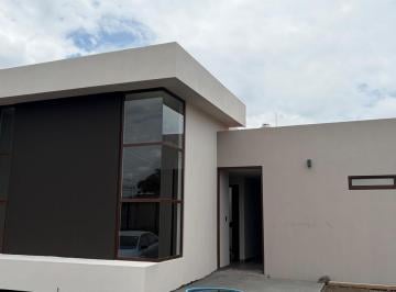 Casa · 152m² · 3 Recámaras · 2 Estacionamientos · Hermosas Casas Residenciales en Metepec de un Nivel con Ubicación Privilegiada