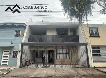 Casa de 10 habitaciones, Guadalajara · Casa en Venta Colonia Niños Héroes - Ideal Para Oficina - Zona Manuel Avila Camacho y Lopez Mateos.