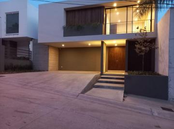 Casa de 3 habitaciones, León · Residencia Contemporánea en Gran Jardín, León Guanajuato