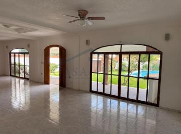 Casa de 4 habitaciones, Cuernavaca · Casa en Renta, 4 Recámaras, Fraccionamiento Villas del Lago.