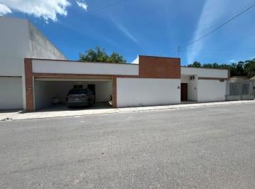 Casa de 5 habitaciones, Saltillo · Se Renta Amueblada en Valle Hermoso