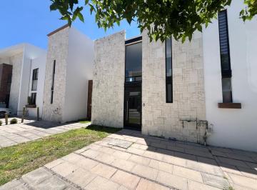 Casa · 3 Recámaras · 3 Estacionamientos · Casa en P. Milán, Cascatta, Lomas de Angelópolis III