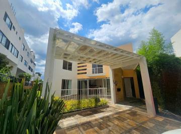 Casa · 190m² · 3 Recámaras · 2 Estacionamientos · Casa en Venta – Fracc. Parque de La Castellanalomas de Angelópolis $4,075,000