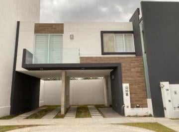 Casa en condominio · 170m² · 3 Recámaras · 2 Estacionamientos · Venta de Casa en Condominio con Tres Habitaciones