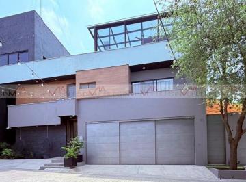 Casa · 484m² · 4 Recámaras · 3 Estacionamientos · Casa en Venta en Porto Cumbres