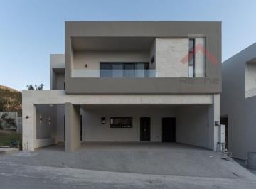 Casa de 3 habitaciones, Monterrey · Venta de Casa en Zona El Uro Carretera Nacional Pedregal de La Montaña Monterrey