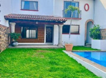 Casa de 3 habitaciones, Cuernavaca · Casa en Renta en Fraccionamiento San Jerónimo Ahuatepec, Delicias. Zona Dorada de Cuernavaca