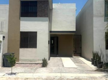 Casa de 3 habitaciones, Guadalupe · Casa en Venta en Paseo Amberes | 3 Rec | $2.9 m
