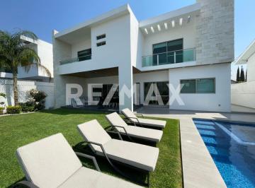 Casa · 459m² · 4 Recámaras · 2 Estacionamientos · Venta de Casa en Fraccionamiento Lomas de Cocoyoc