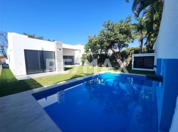 Casa · 210m² · 3 Recámaras · 2 Estacionamientos · Casa en Venta en Morelos, Fraccionamiento Lomas de Cocoyoc